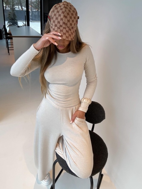 Komplet dzianinowy Aura Crema